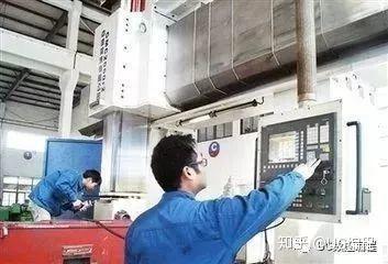 月薪近萬仍留不住人 數(shù)控技術(shù)員的職業(yè)困境與‘技術(shù)轉(zhuǎn)讓’的誘惑